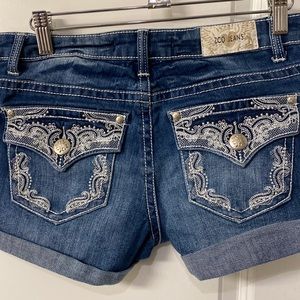 Woman’s shorts
